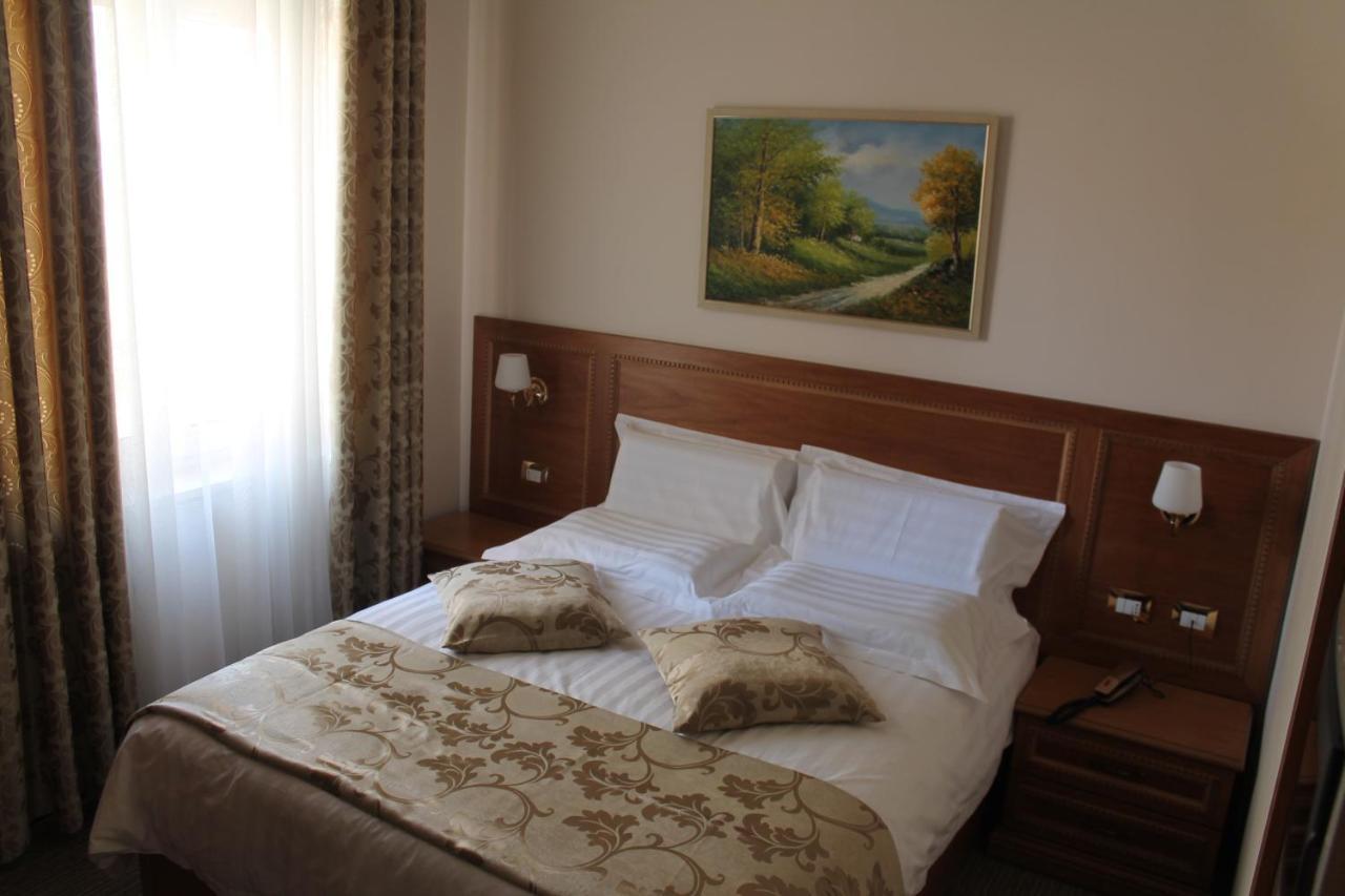 Hotel Boka Тирана Екстер'єр фото