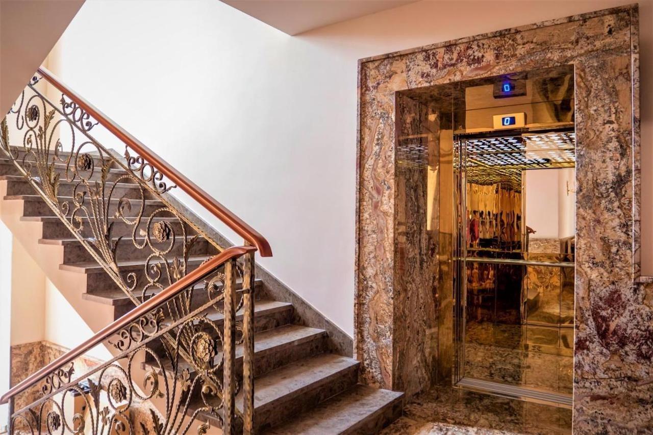 Hotel Boka Тирана Екстер'єр фото