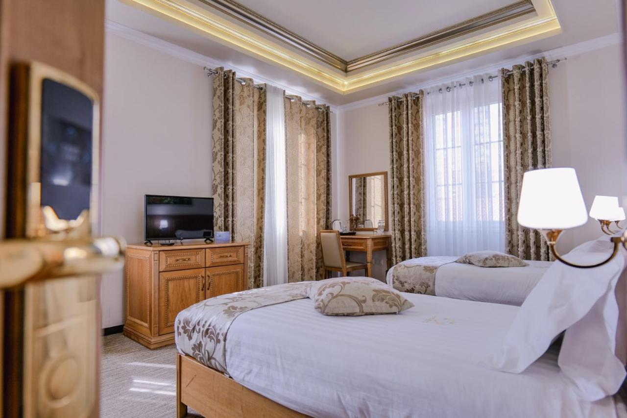 Hotel Boka Тирана Екстер'єр фото