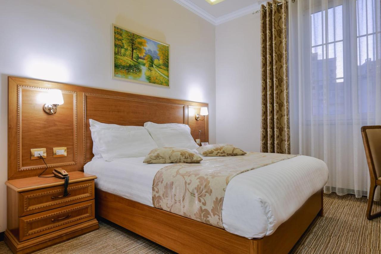 Hotel Boka Тирана Екстер'єр фото