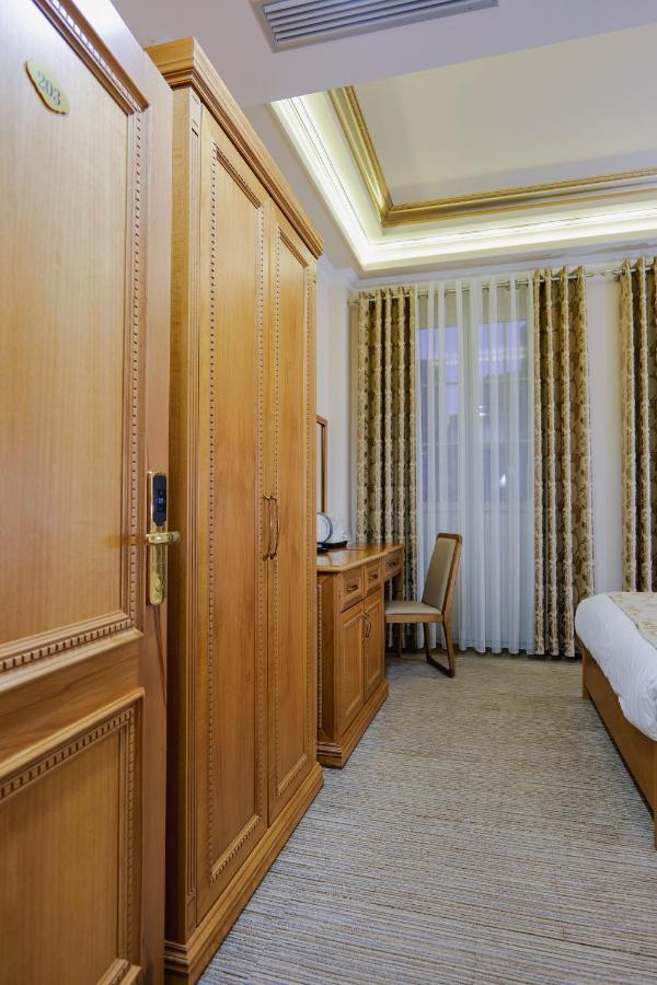 Hotel Boka Тирана Екстер'єр фото