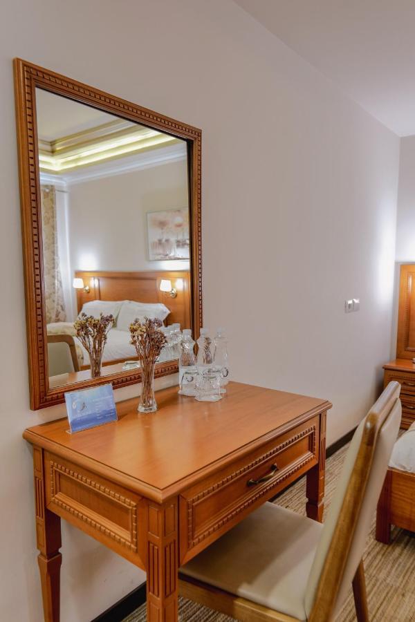 Hotel Boka Тирана Екстер'єр фото