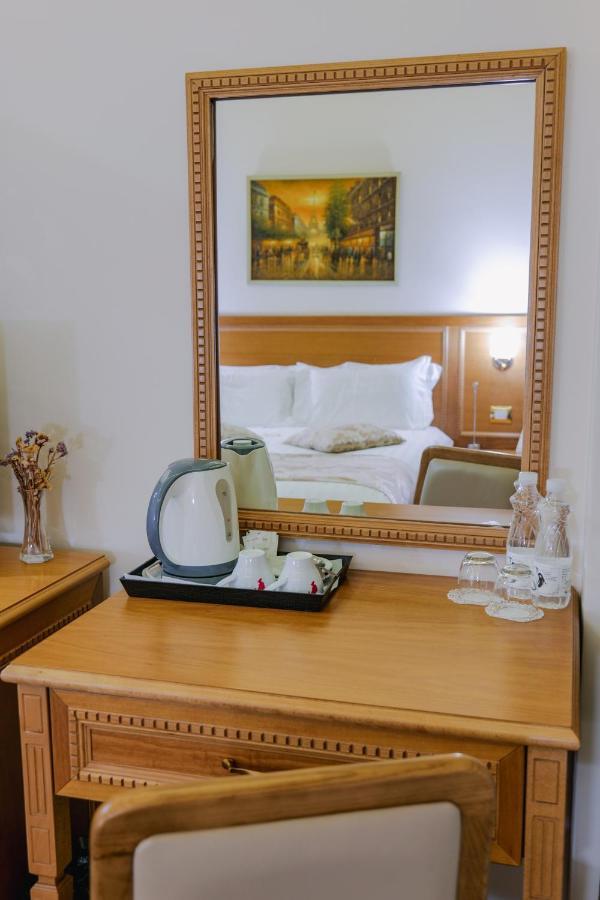 Hotel Boka Тирана Екстер'єр фото
