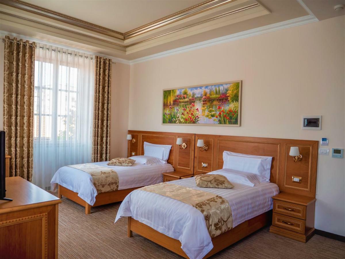 Hotel Boka Тирана Екстер'єр фото