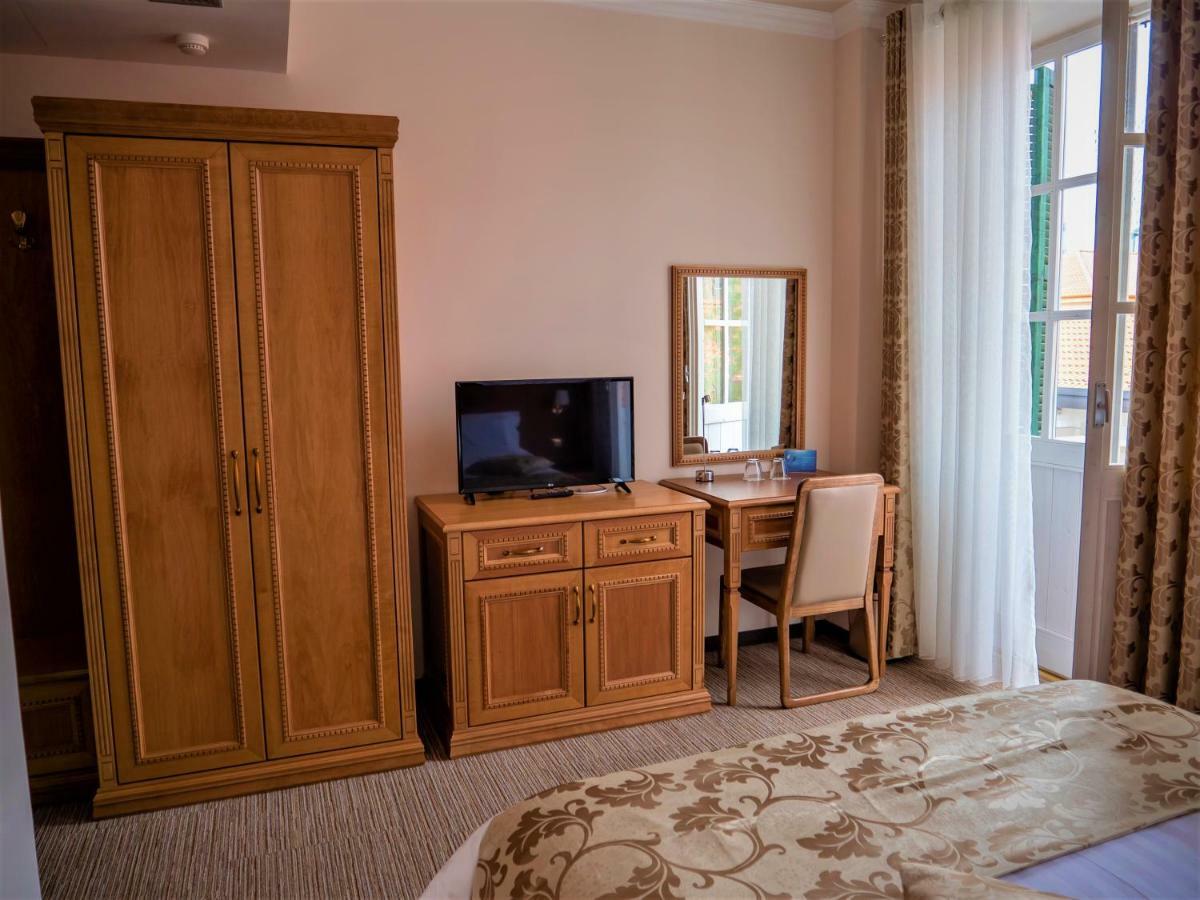 Hotel Boka Тирана Екстер'єр фото