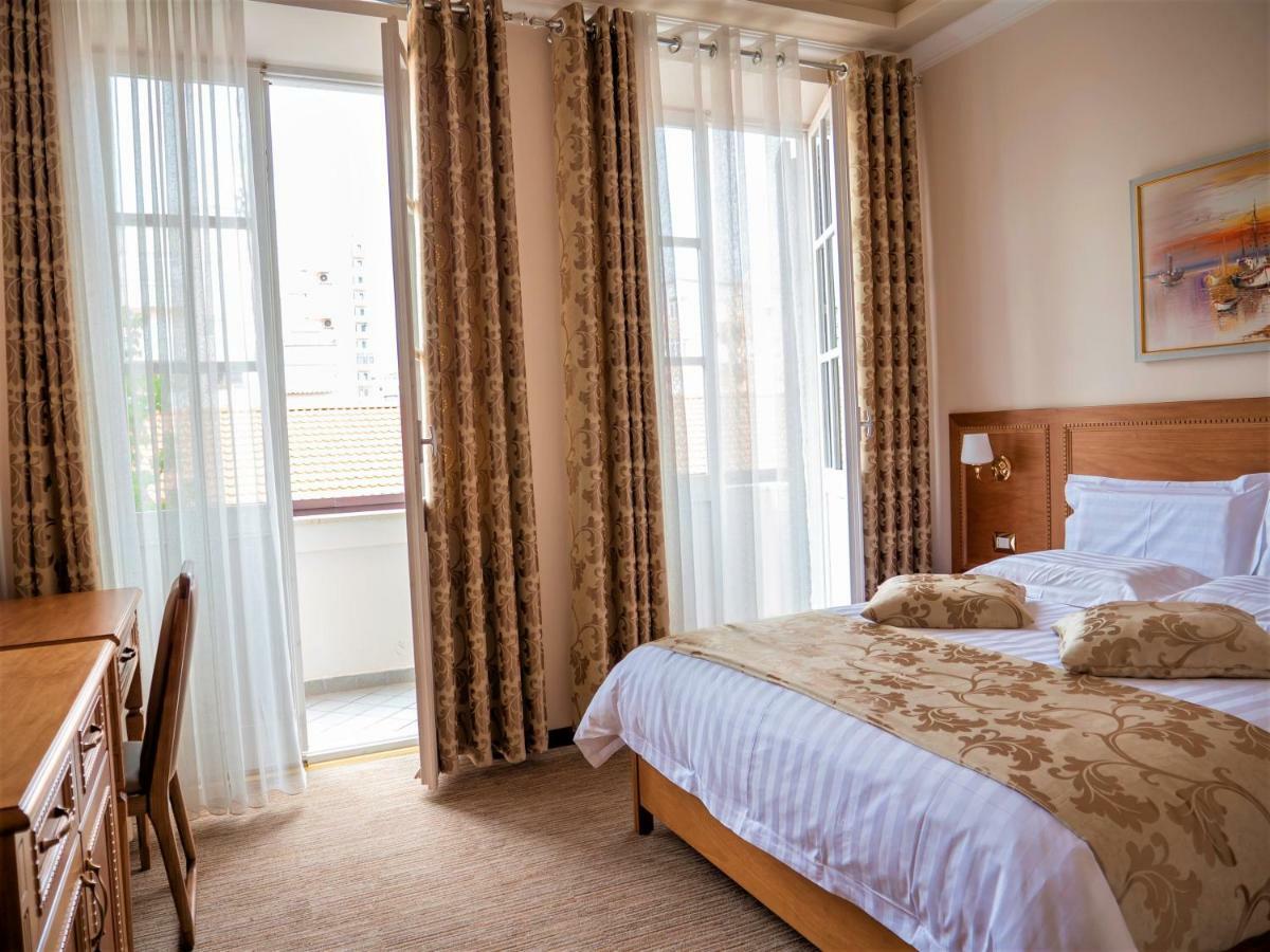 Hotel Boka Тирана Екстер'єр фото