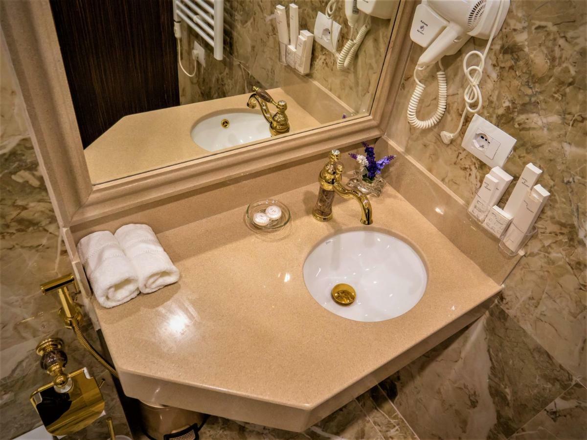 Hotel Boka Тирана Екстер'єр фото