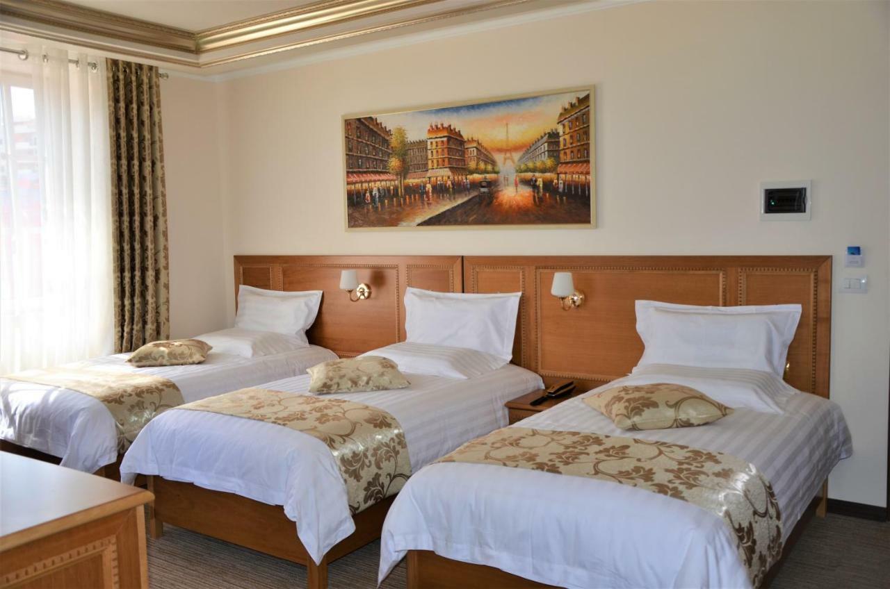 Hotel Boka Тирана Екстер'єр фото