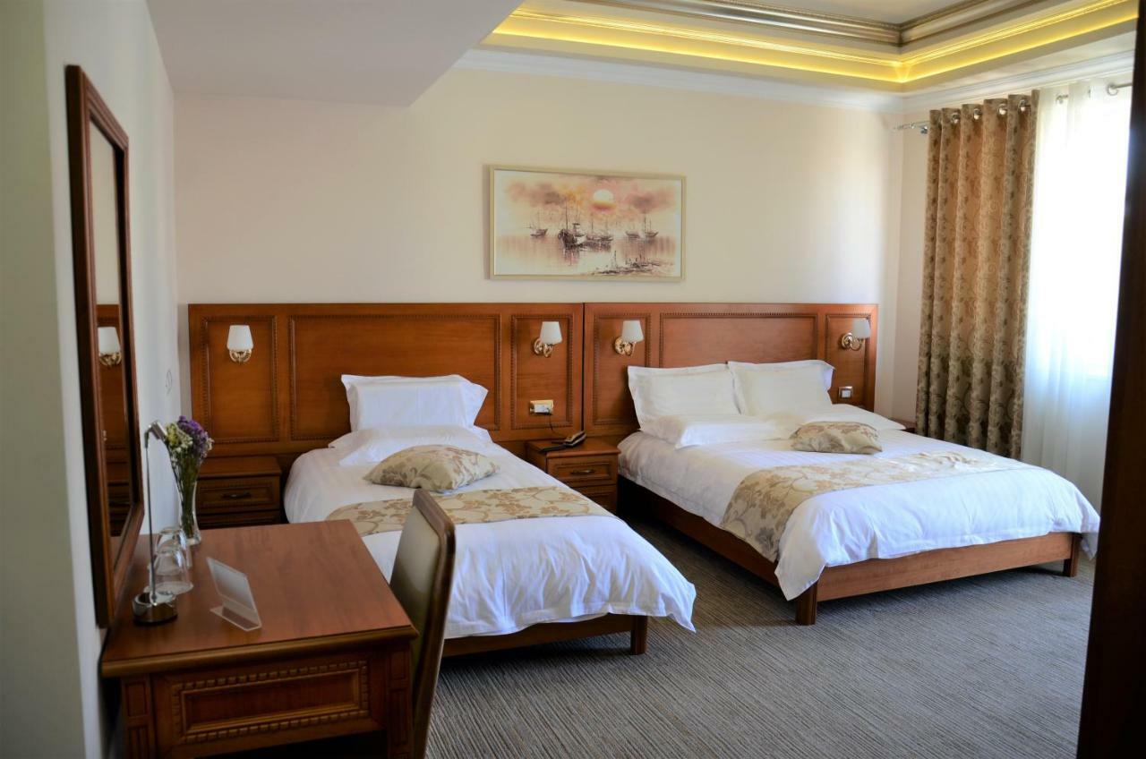Hotel Boka Тирана Екстер'єр фото