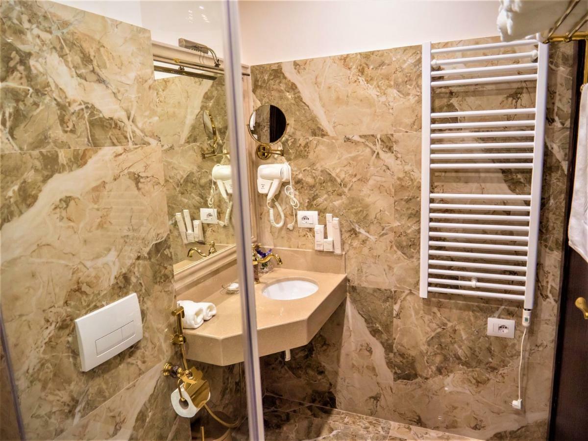 Hotel Boka Тирана Екстер'єр фото
